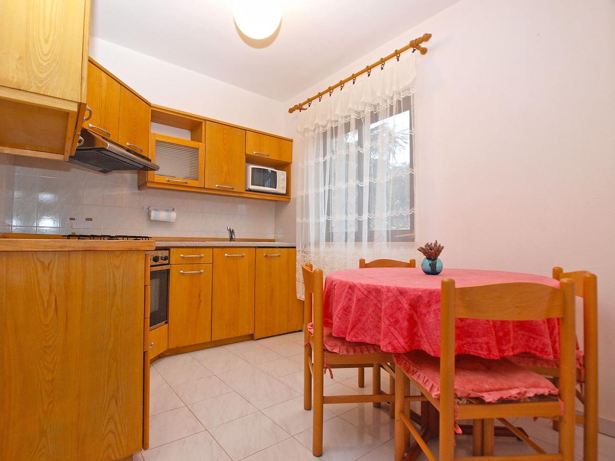 Apartments Dvorine 1210 Banjole Buitenkant foto