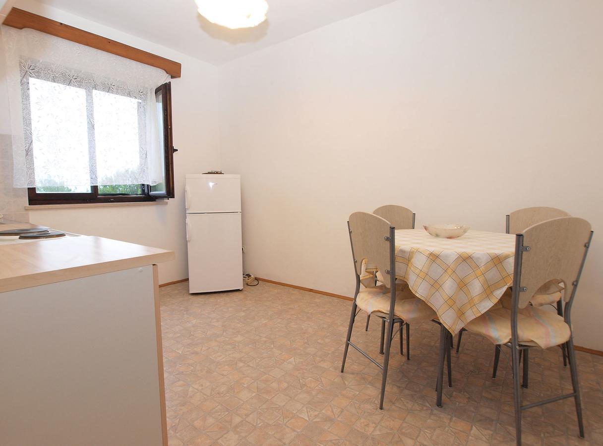 Apartments Dvorine 1210 Banjole Buitenkant foto