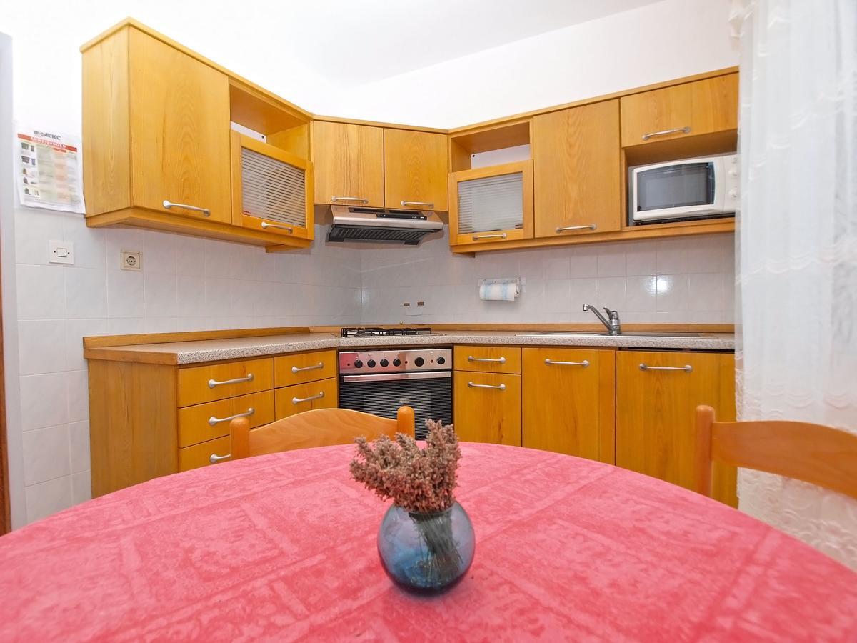 Apartments Dvorine 1210 Banjole Buitenkant foto